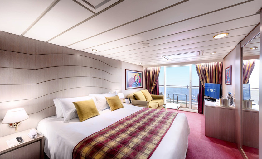 Hut met uitzicht op zee en balkon van MSC Cruises